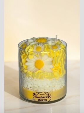 White Daisy Candle